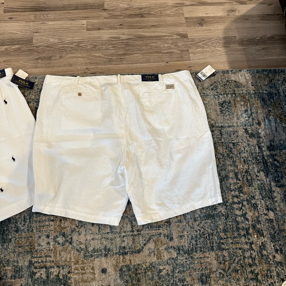 NWT- Big & Tall Traveler Classic Fit Allover Pony and White Linen shorts
